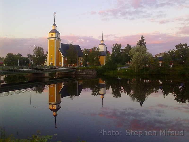 Bennas2010-05082010089.jpg - A wonderful photo from the town of Nykarleby. The church close to the river at sunset is very beautiful.